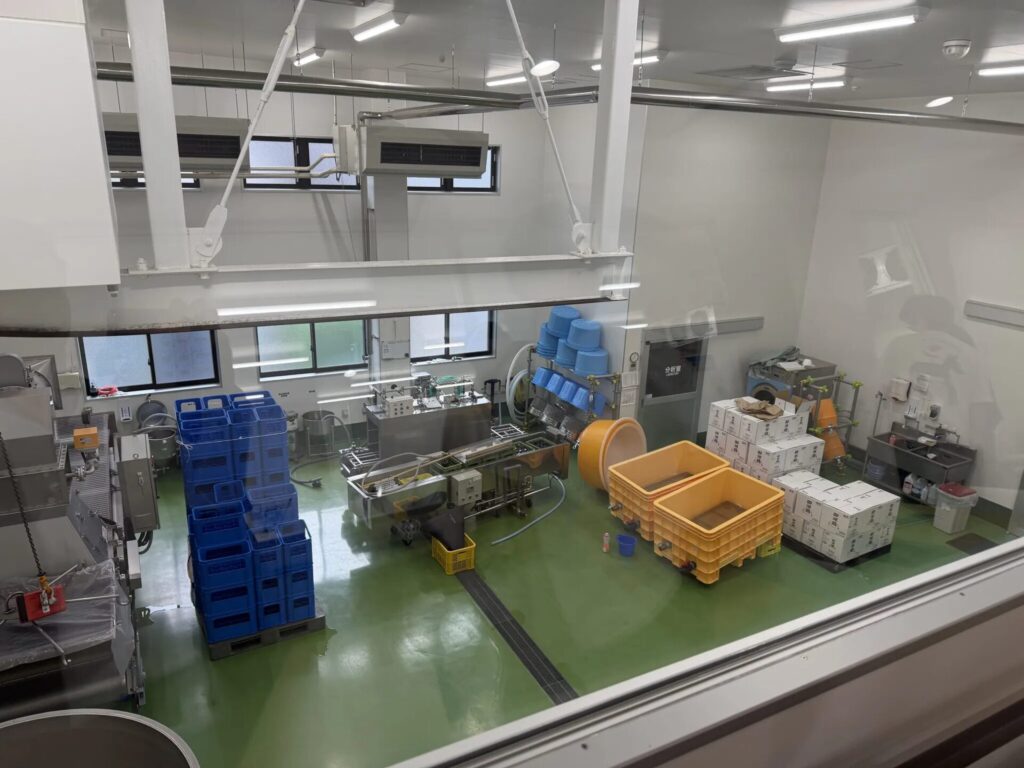御湖鶴酒造場の製造スペース(反対側から)